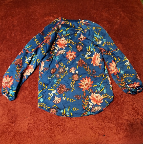LOFT Blouse Blue Flower Print Size XSP - Picture 2 of 3